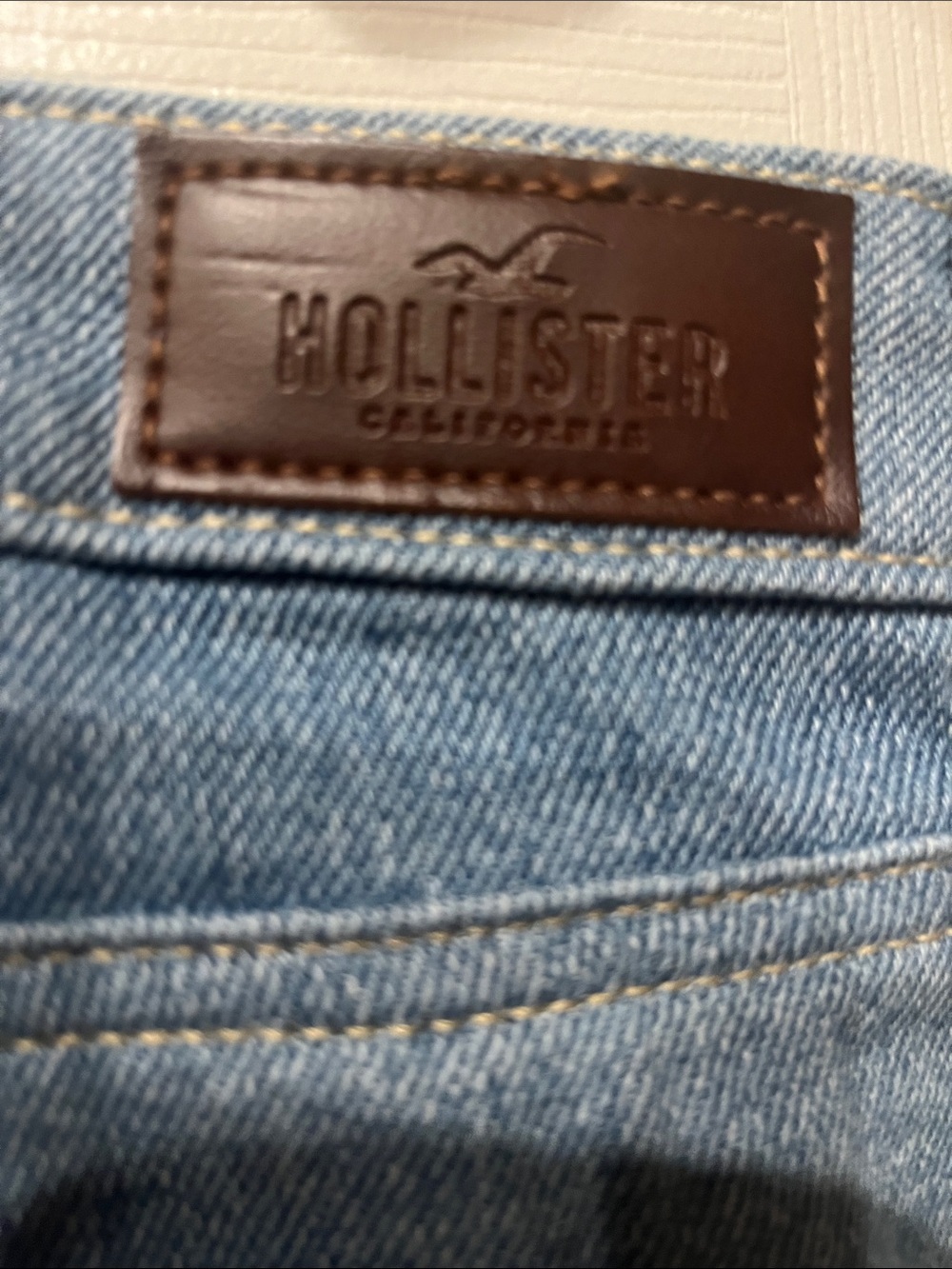 Hollister Patchwork “Ultra High-Rise Mom Jean” with Hollister Vintage Stretch - Picture 3 of 4